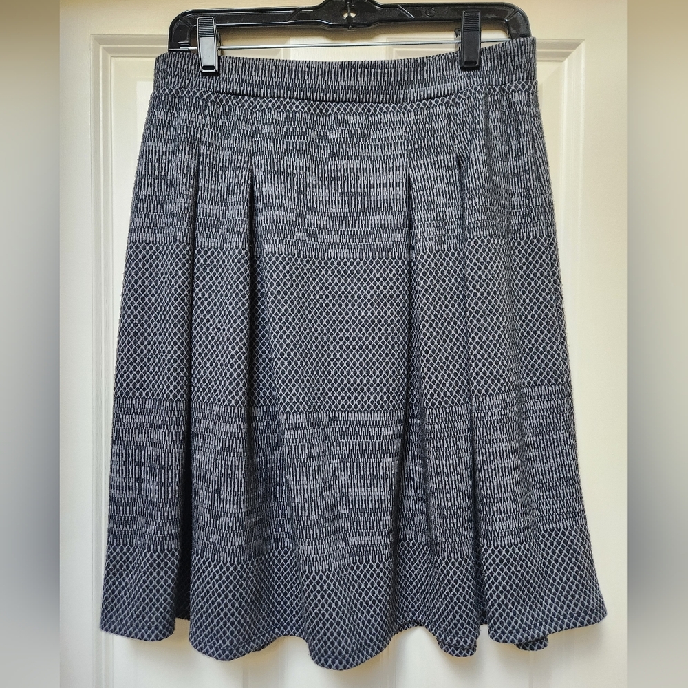Dressbarn Women's Skirt, Black/white/gray Pattern, Size Small